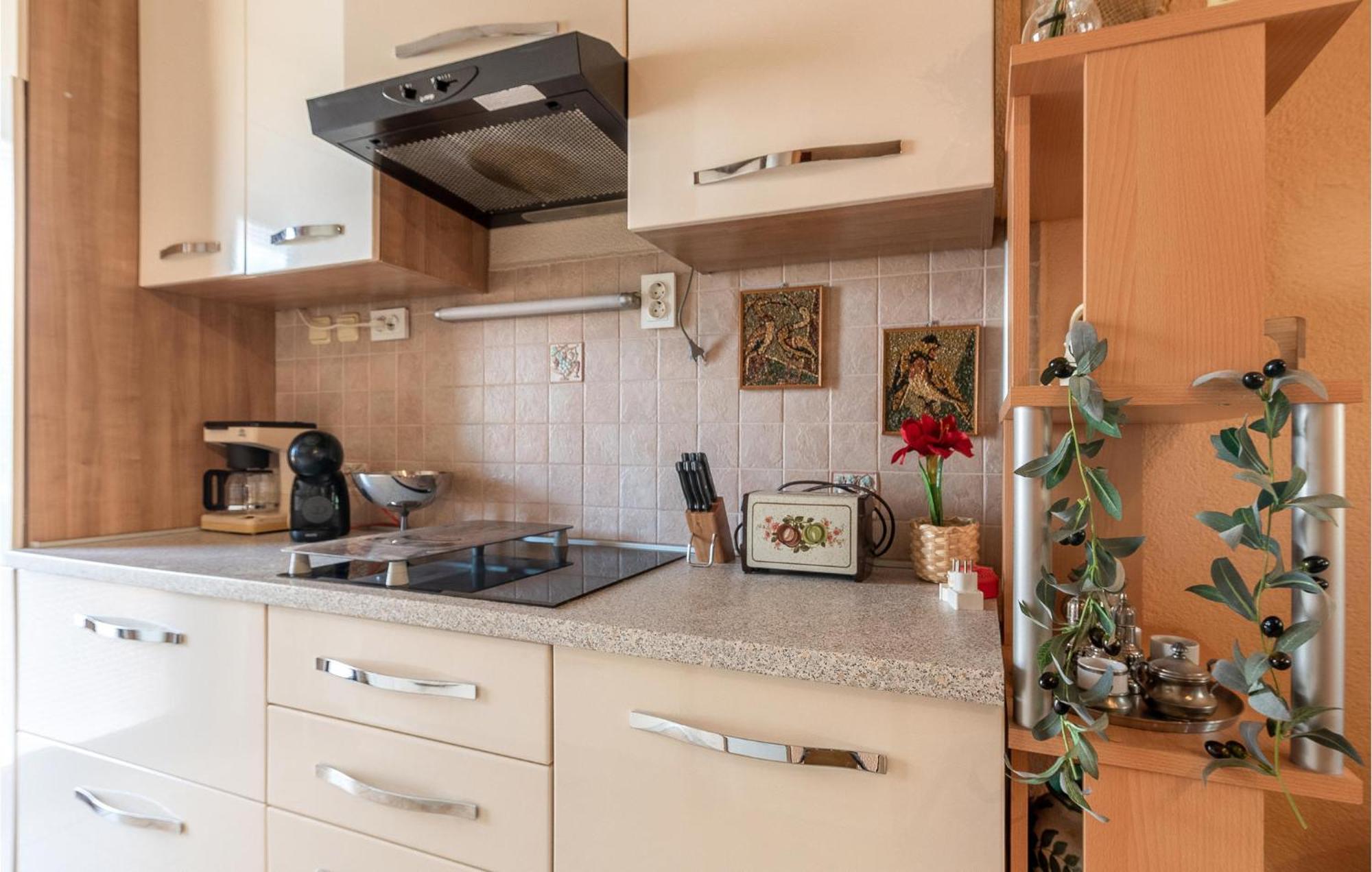Cozy Home In Vrsi With Wifi Luaran gambar